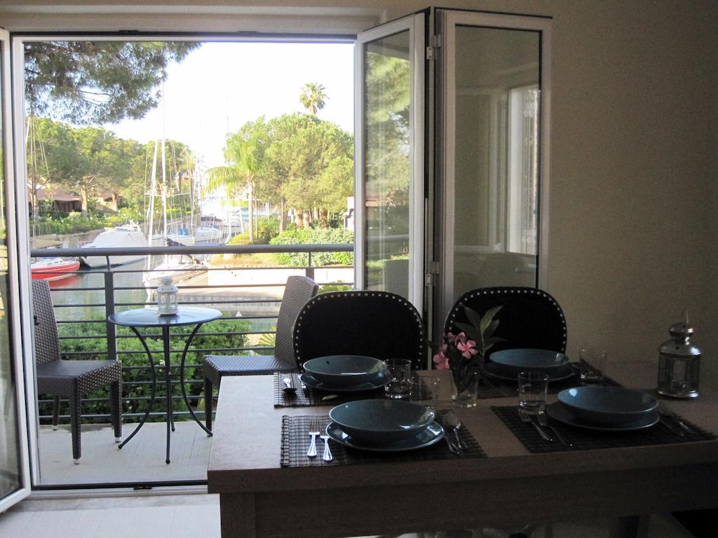 フルナリ Baia Dei Delfiniアパートホテル 部屋 写真